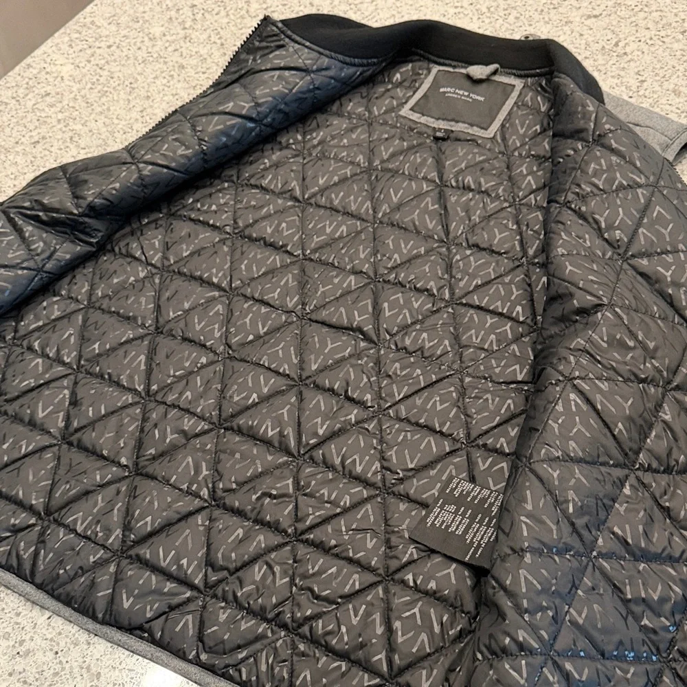 Marc New York Men's Charcoal Grey Quilted Vest - Picture 4 of 8